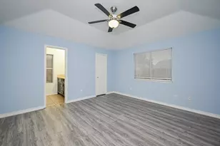 805 River Creek Dr, La Porte, TX 77571 - Photo 14