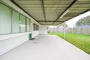 805 River Creek Dr, La Porte, TX 77571 - Photo 20