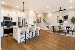 10972 Swang Link Dr, Houston, TX 77043 - Photo 2