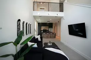 2205 Staples St, Houston, TX 77026 - Photo 2