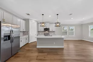 2702 Summer Indigo Trl, Pearland, TX 77089 - Photo 2