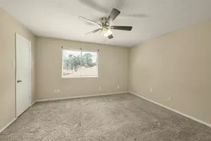 3638 Village Grove Dr, Humble, TX 77396 - Photo 32