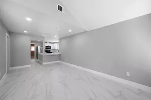 23 Summer Crest Cir, The Woodlands, TX 77381 - Photo 6