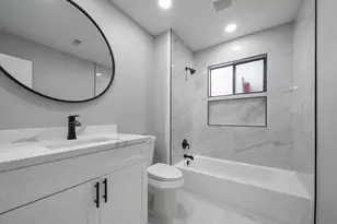 23 Summer Crest Cir, The Woodlands, TX 77381 - Photo 12