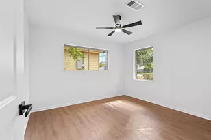 719 E 40th 1/2 St, Houston, TX 77022 - Photo 28