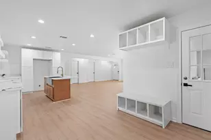 719 E 40th 1/2 St, Houston, TX 77022 - Photo 16