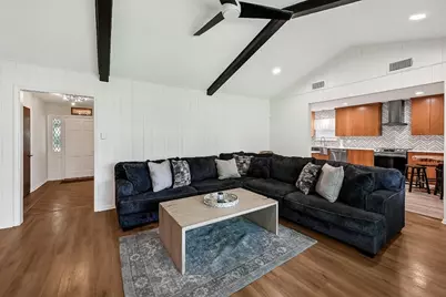 18210 Barbuda Lane, Nassau Bay, TX 77058 - Photo 2