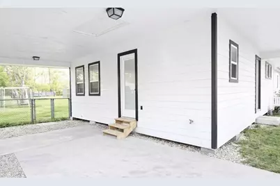 515 E Prairie Avenue, Eagle Lake, TX 77434 - Photo 2