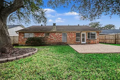 15727 Blackhawk Boulevard, Friendswood, TX 77546 - Photo 18