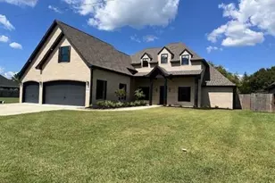 8360 Chappell Hill Dr, Beaumont, TX 77713 - Photo 2