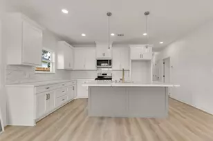 1800 Brookhaven St, Bryan, TX 77803 - Photo 2