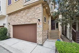 2041 W 14th 1/2 St, Houston, TX 77008 - Photo 2