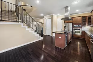 2041 W 14th 1/2 St, Houston, TX 77008 - Photo 16