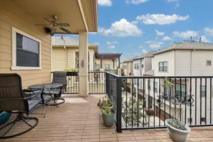 2041 W 14th 1/2 St, Houston, TX 77008 - Photo 20