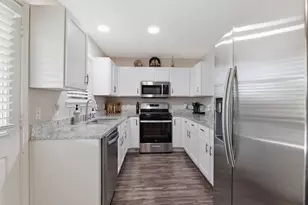 9519 Maple Green Ln, Houston, TX 77044 - Photo 8