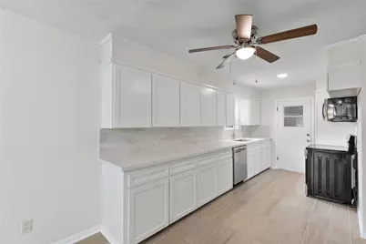 1916 Baywood Drive, Bay City, TX 77414 - Photo 34