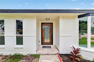 6719 Trigate Dr, Houston, TX 77489 - Photo 2