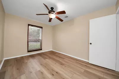 14219 Swanfield Dr, Houston, TX 77083 - Photo 32