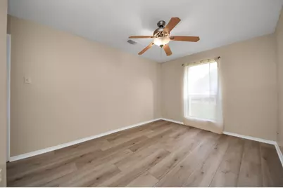 14219 Swanfield Dr, Houston, TX 77083 - Photo 36