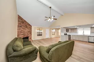 14219 Swanfield Dr, Houston, TX 77083 - Photo 16
