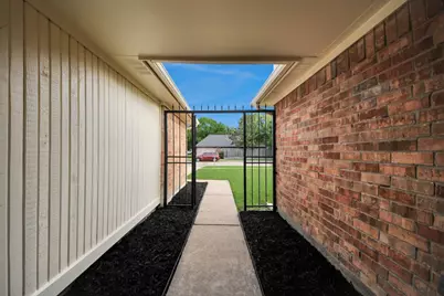 14219 Swanfield Dr, Houston, TX 77083 - Photo 8