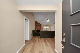 14219 Swanfield Dr, Houston, TX 77083 - Photo 10
