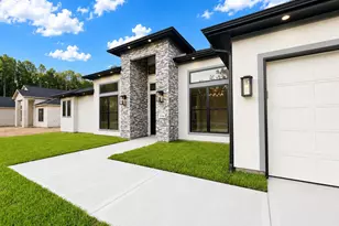 1156 Spanish Dr, Dayton, TX 77535 - Photo 2