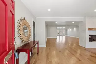 808 Chimney Rock Rd, Houston, TX 77056 - Photo 2