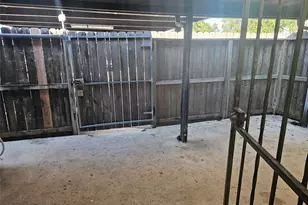 5853 Village Forest Ct, Houston, TX 77092 - Photo 34