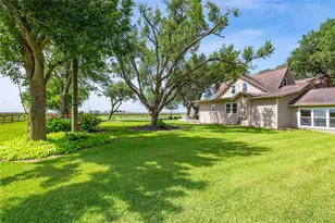 8711 Co Rd 403, El Campo, TX 77437 - Photo 34