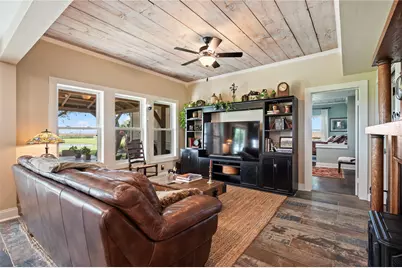 8711 County Road 403, El Campo, TX 77437 - Photo 12