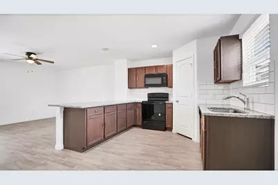 16963 Marie Village Drive, Conroe, TX 77306 - Photo 12