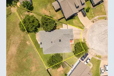 2701 Lynnwood Court, Bryan, TX 77807 - Photo 2