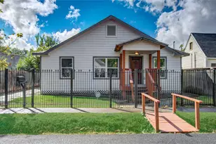 3060 Noble St, Houston, TX 77026 - Photo 2