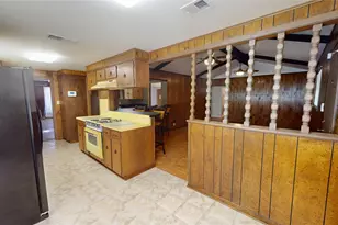 413 Elm Dr, Ganado, TX 77962 - Photo 10