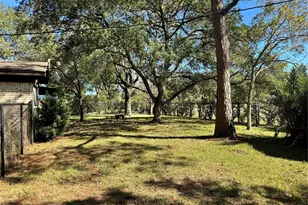 413 Elm Dr, Ganado, TX 77962 - Photo 28