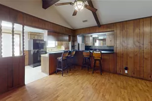 413 Elm Dr, Ganado, TX 77962 - Photo 8