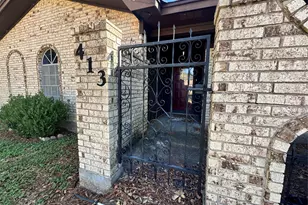 413 Elm Dr, Ganado, TX 77962 - Photo 2