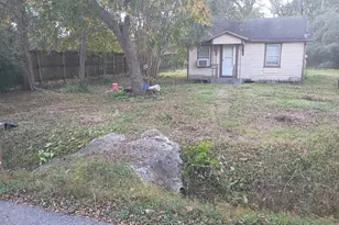 9631 Maxroy St, Houston, TX 77088 - Photo 2