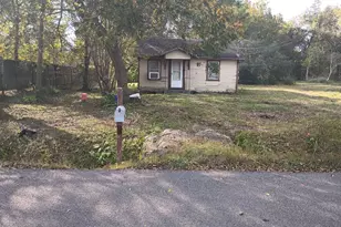 9631 Maxroy St, Houston, TX 77088 - Photo 4