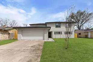 10531 Spanish Grant Dr, Sugar Land, TX 77498 - Photo 1