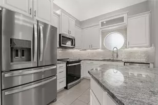 168 Lake Point Blvd, Conroe, TX 77356 - Photo 8
