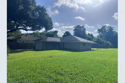 626 N Resident Street, Wharton, TX 77488 - Photo 2