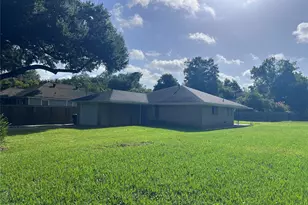 626 N Resident St, Wharton, TX 77488 - Photo 2