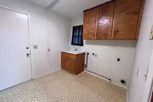 626 N Resident St, Wharton, TX 77488 - Photo 14