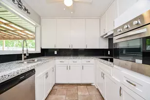 9614 Larston St, Houston, TX 77055 - Photo 12
