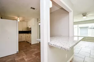 9614 Larston St, Houston, TX 77055 - Photo 10