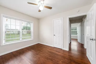 2433 S Austin Avenue, Pearland, TX 77581 - Photo 12