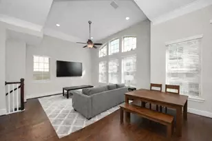 8306 Ginger Oak St, Houston, TX 77055 - Photo 14