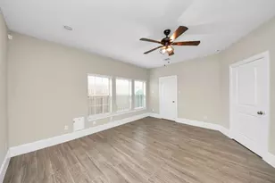 8306 Ginger Oak St, Houston, TX 77055 - Photo 20